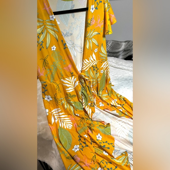 Yellow Floral Print Sundress (Tie-up, Wrap) | Size M - Picture 3 of 5